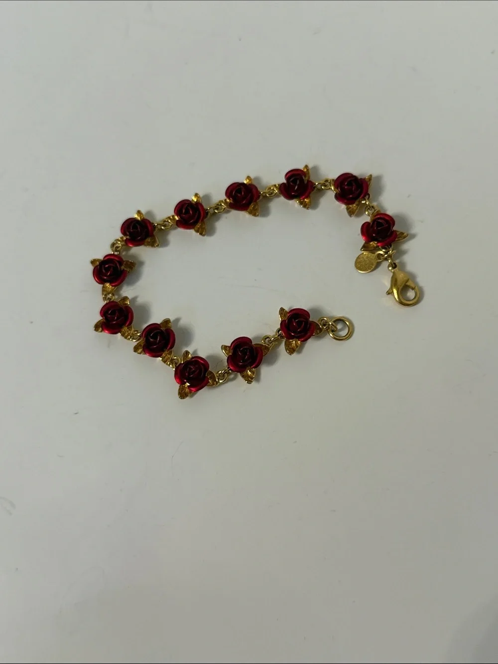 DANBURY MINT SIGNED VINTAGE BRACELET GOLD PLATE DOZEN RED ENAMEL ROSES 7.5”